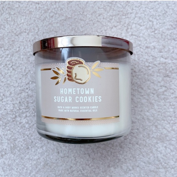 Bath and Body Works Hometown sugar cookies candle - Picture 5 of 7